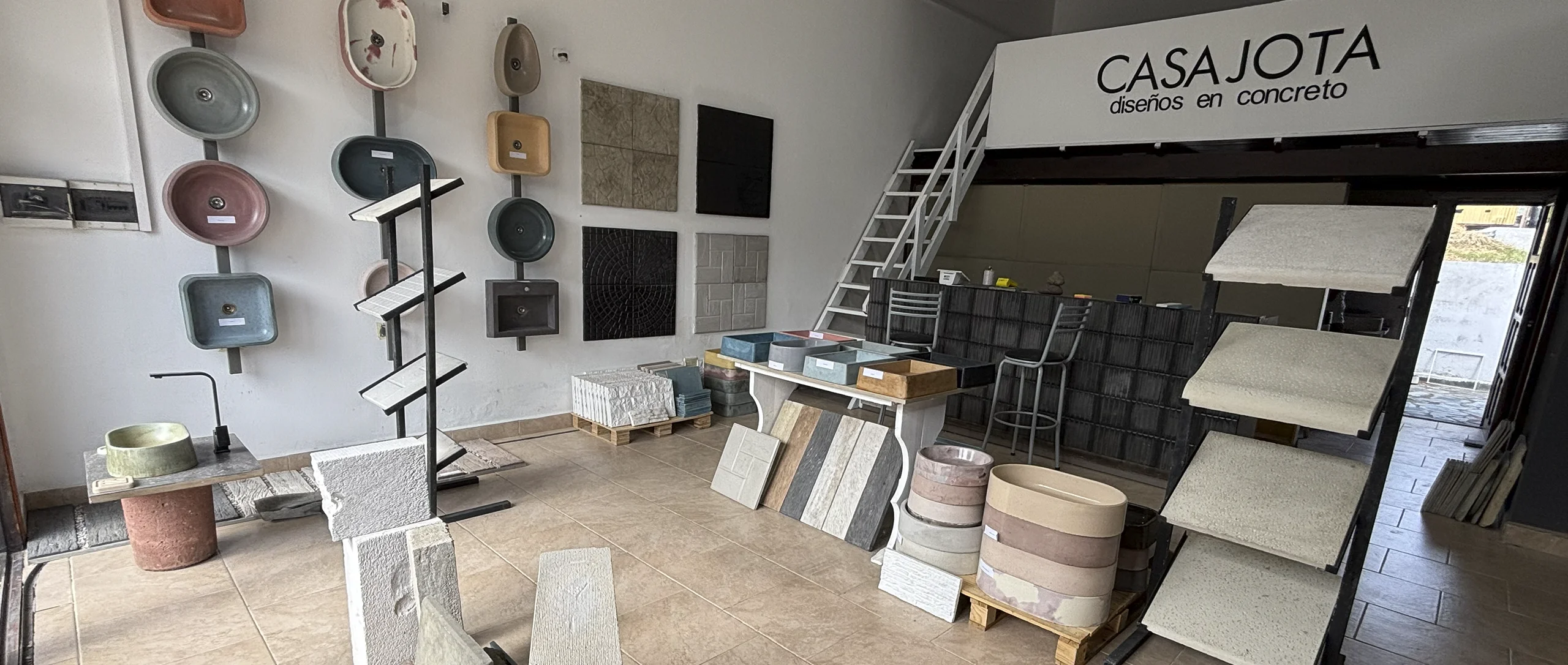 casa_jota_showroom_hero