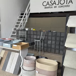 Showroom de bachas de concreto y cemento alisado Casa Jota - Tandil Buenos Aires